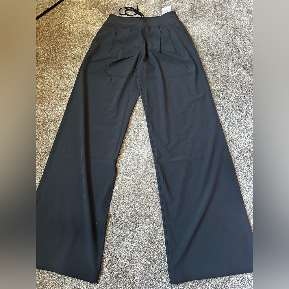CALIA by Carrie Underwood Black Wide Leg Pants with Pleated Fromt